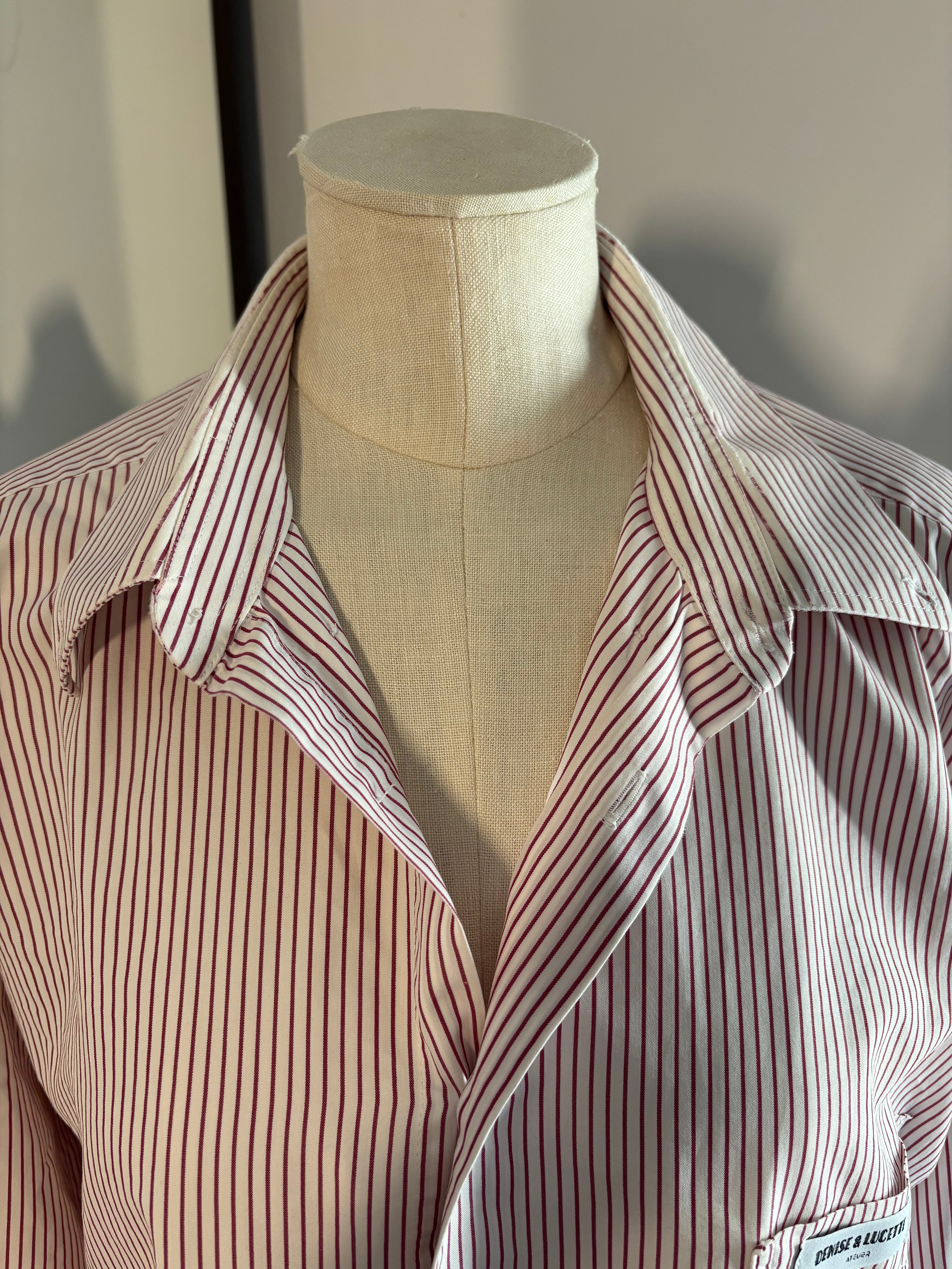 Chemisier femme upcyclé blanc rayé bordeaux