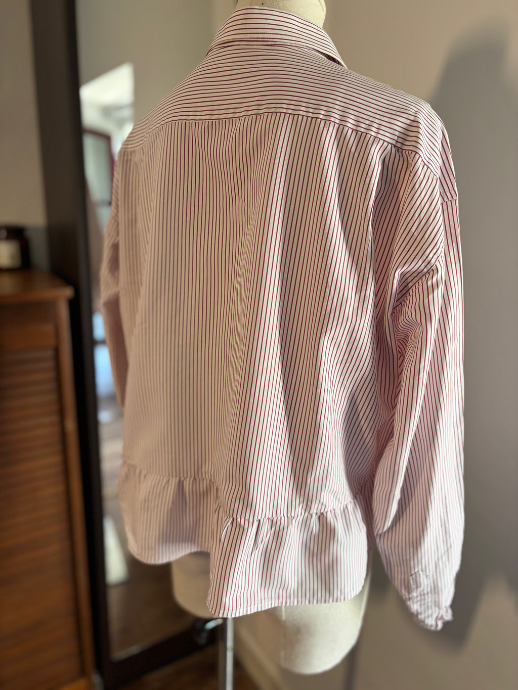 Chemisier femme upcyclé blanc rayé bordeaux