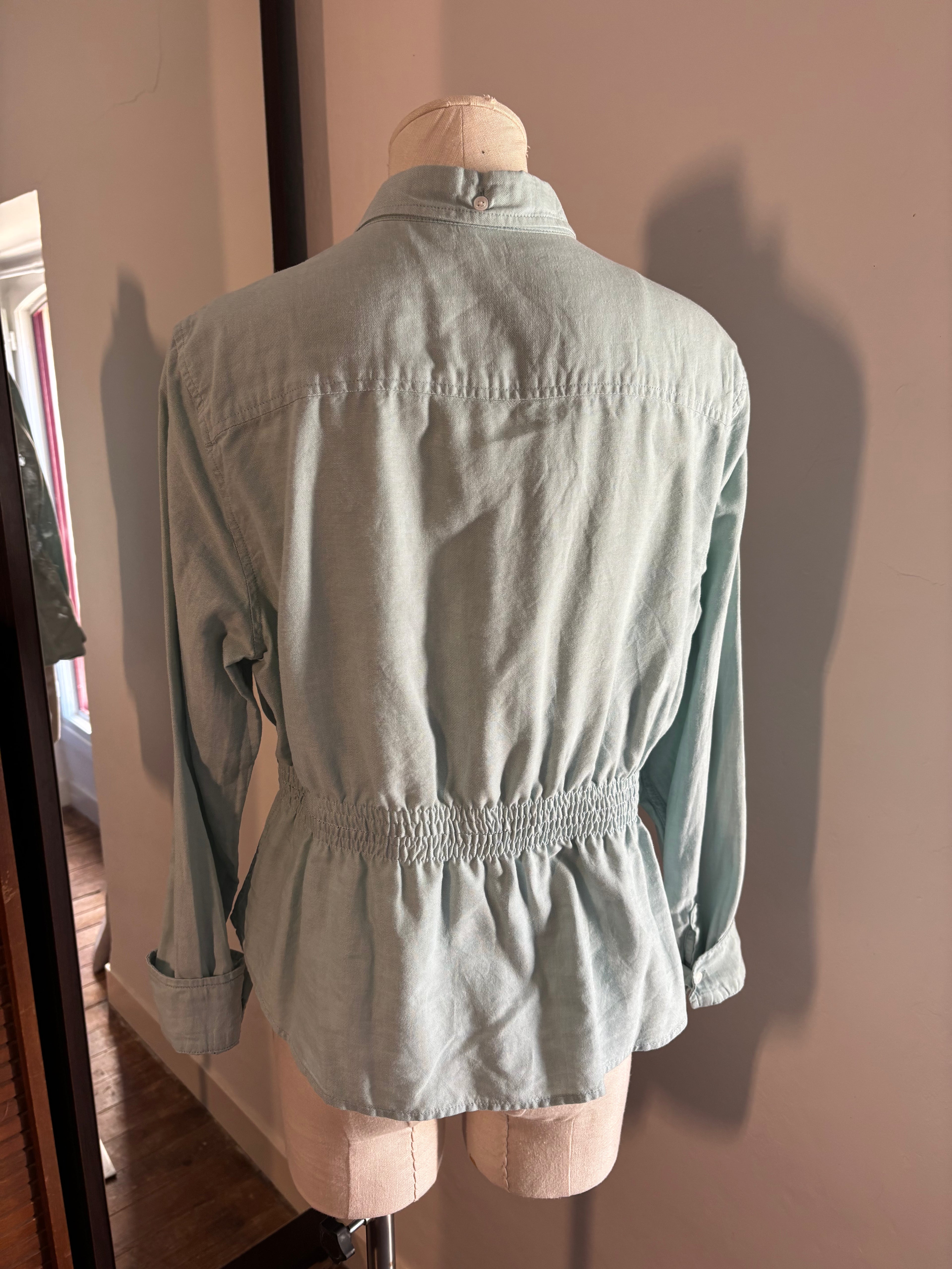 Chemisier femme upcyclé vert d'eau brodé