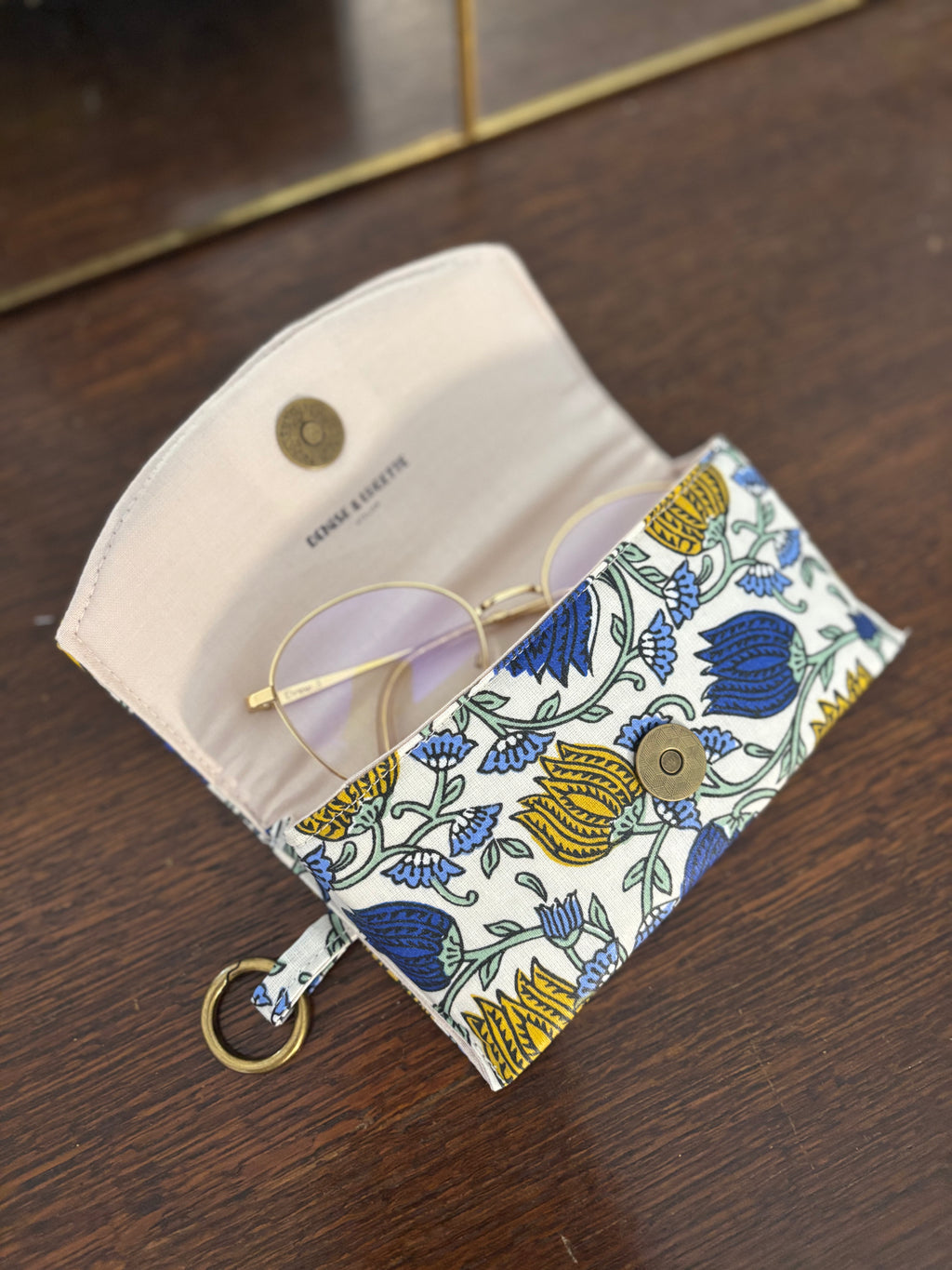 Étui à lunettes fleurs bleues