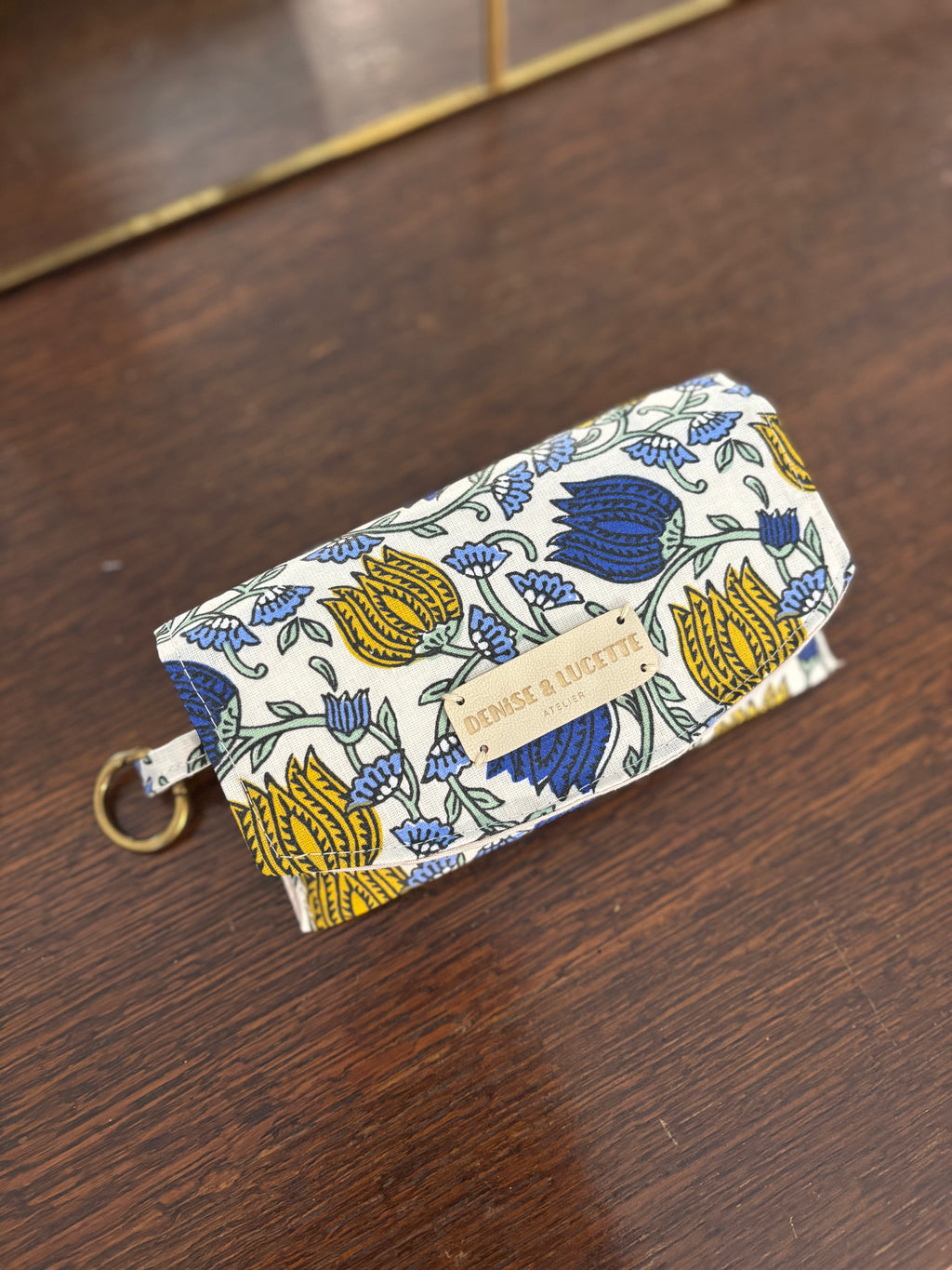 Étui à lunettes fleurs bleues
